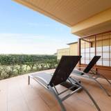 ホテル棟 1階客室のテラス一例 / 3