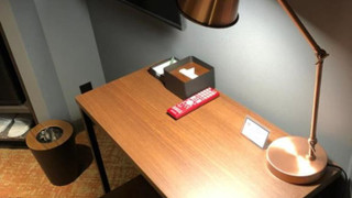 エコノミー ダブルルーム クイーンベッド 1 台