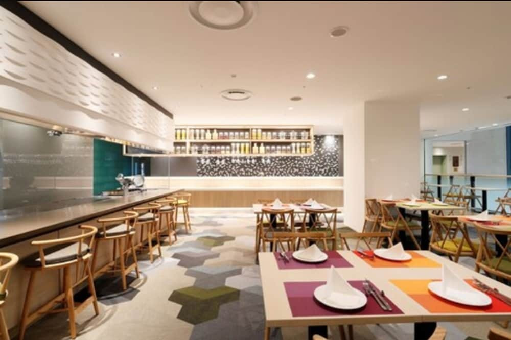 館内レストラン トラットリアW②