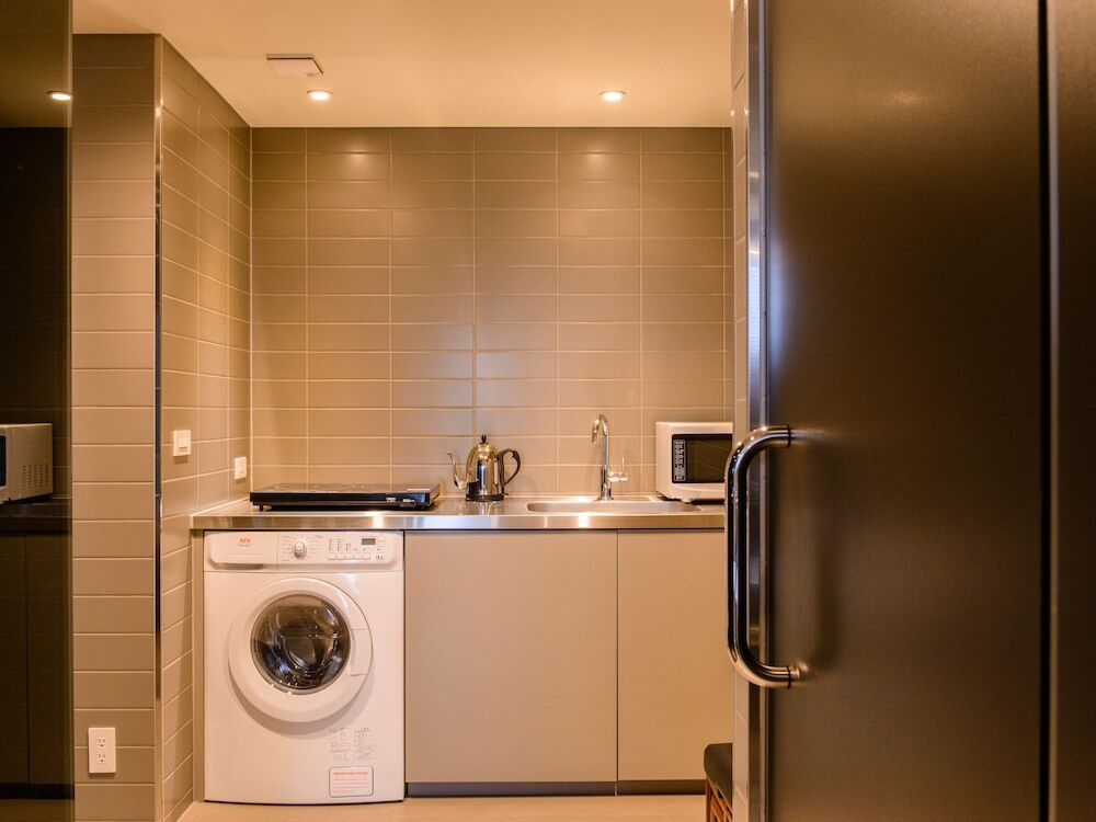 夜はシモンズ社ベッドにダイブ！贅沢なひとときが過ごせるデザイナーズホテル4258214