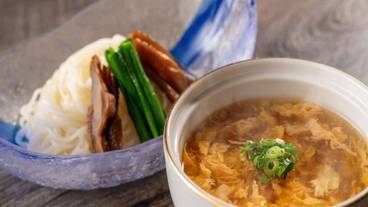 食事・飲み物 / 4