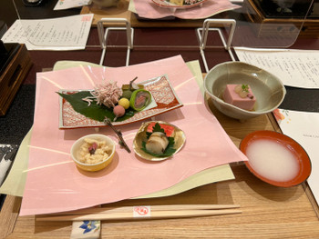 「浜湖月」 料理 198919579 春の色づかい