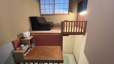 客室 / 28