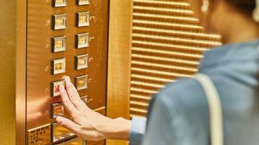 エレベーター / 1