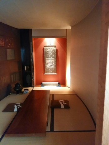 「みかわ 是山居」内観 731850 待ち合わせ室ー豪華Σ(･ω･ノ)ノー