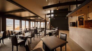 食事処／テーブル席 / 3