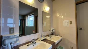 施設内の設備 / 27