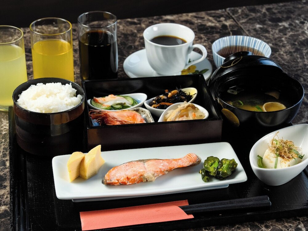 朝食