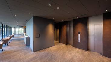 エレベーター / 1