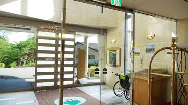 内部エントランス / 2