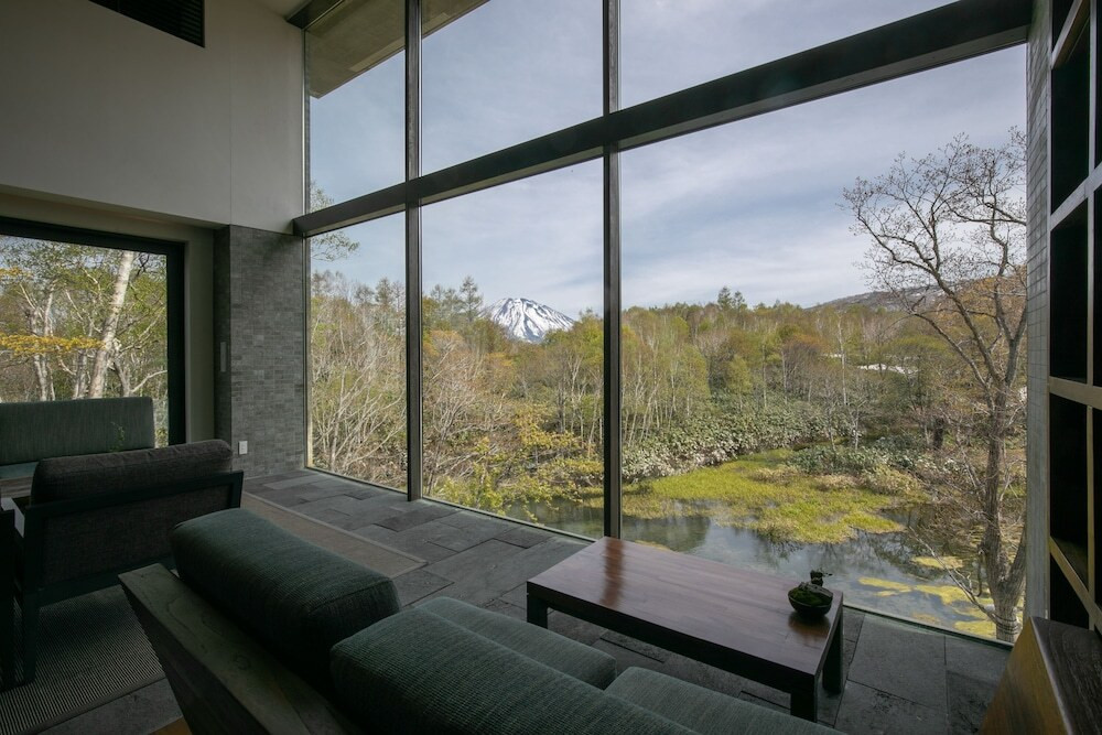 原生林に溶け込む隠れ家。伝統×モダンな建築美にうっとり4287885