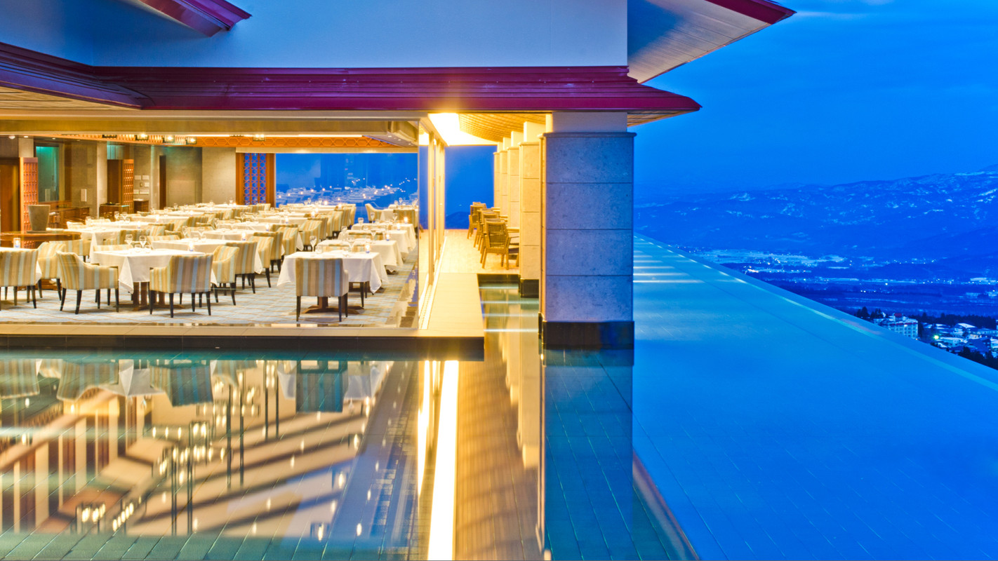 「アクア ダイニング」外観