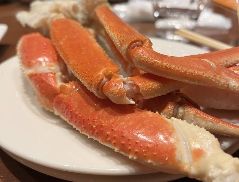 4つのレストランで
お好みのディナーを / 3