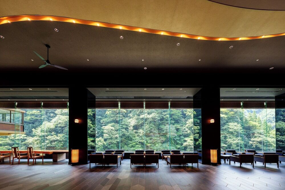 ロビーラウンジ