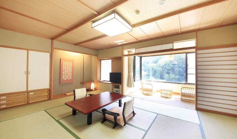 一般和室 本間12畳一例 / 1