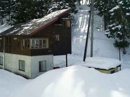 Nozawa House / 1