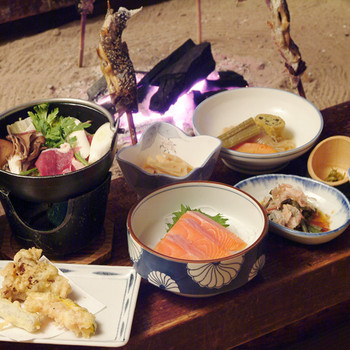 山間の秘湯でデジタルデトックス3647342