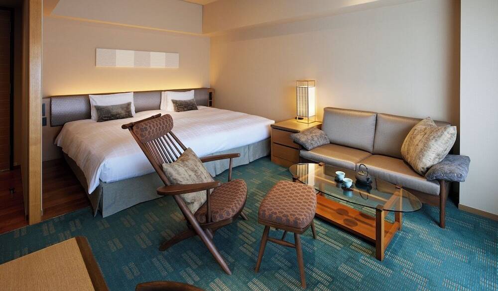 和を感じるお部屋で
おこもりステイ / 4