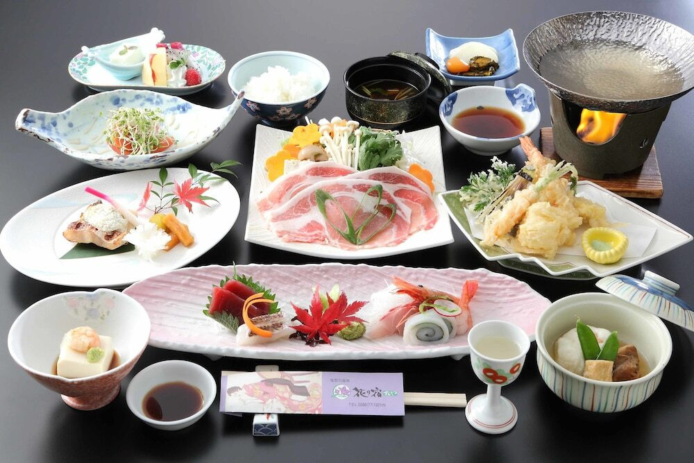 渓流を眺めながら心身のお洗濯。地元食材たっぷりの料理に満足4262306