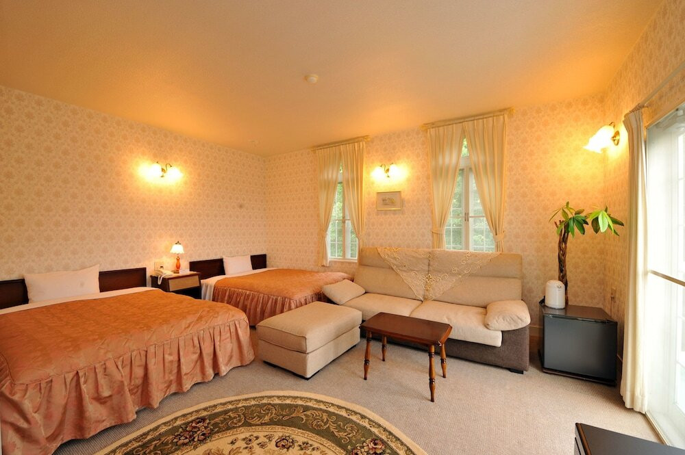 おやつを口でキャッチ♪芸達者なニャンコたちに笑顔をもらえる4260560