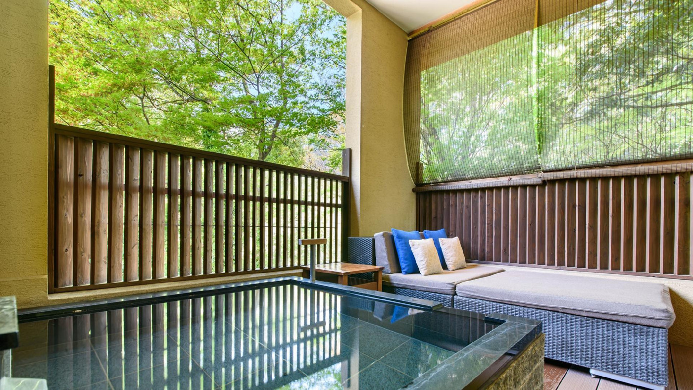 全室源泉かけ流しの露天風呂付き。森林浴をしながら温泉を楽しんで3541859