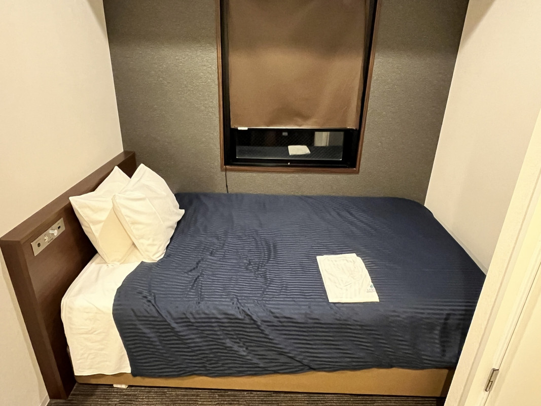 窓はダミーです