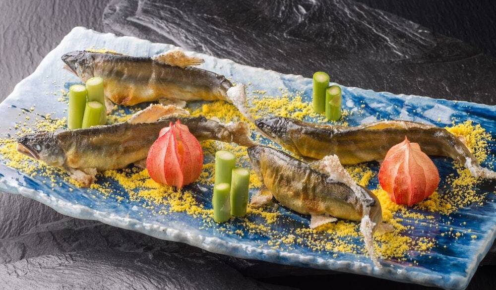 夕食一例 鮎の塩焼き / 4