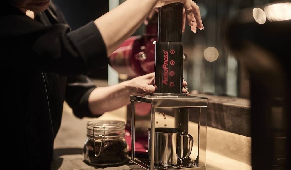 空気圧で抽出するエアロプレス / 2