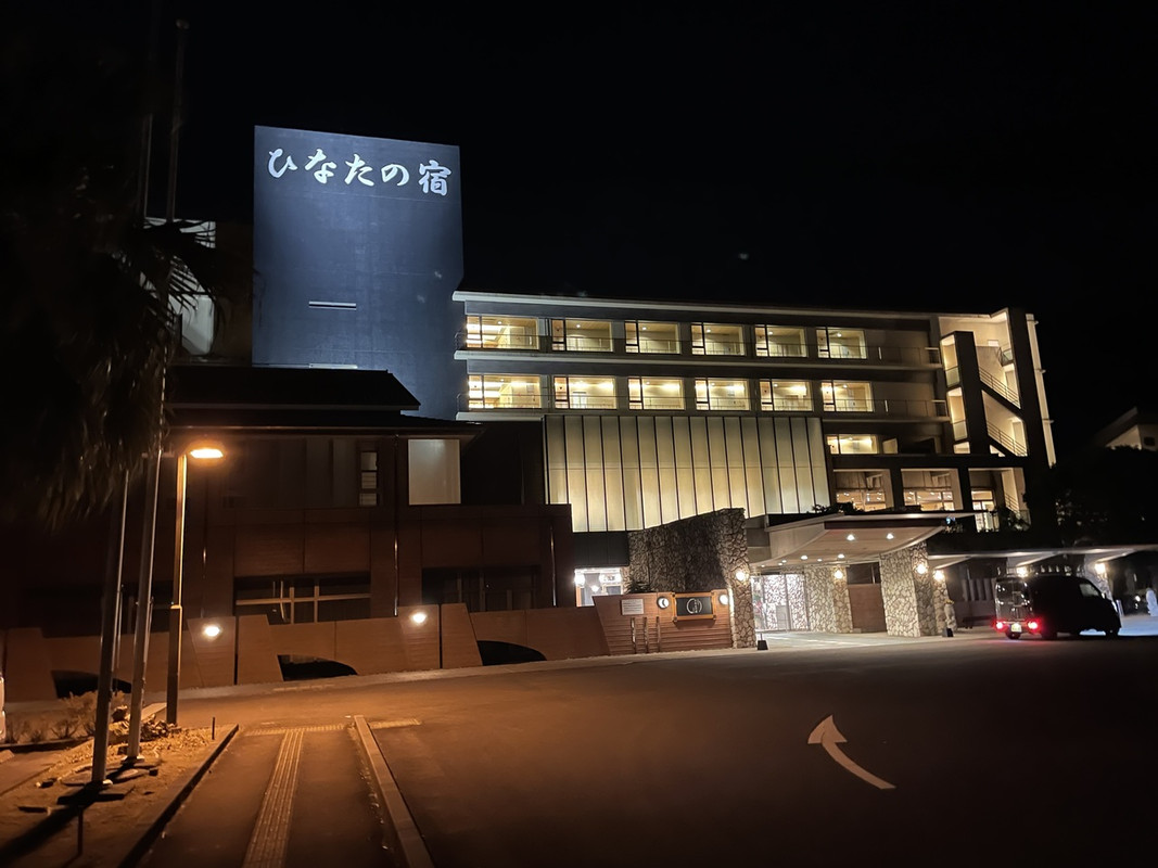 遠くからも目立つ外観