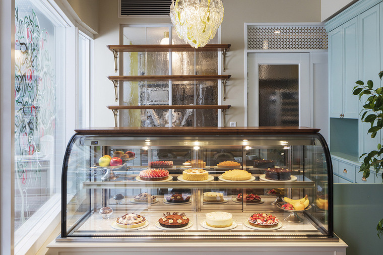 the PÂTISSERIE ショーケース