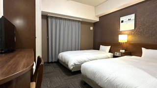 ツインルームシングルサイズベッド 2 台喫煙可