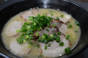 「博多糟屋らーめん あかつき」料理 316639 チャーシュウめん750円