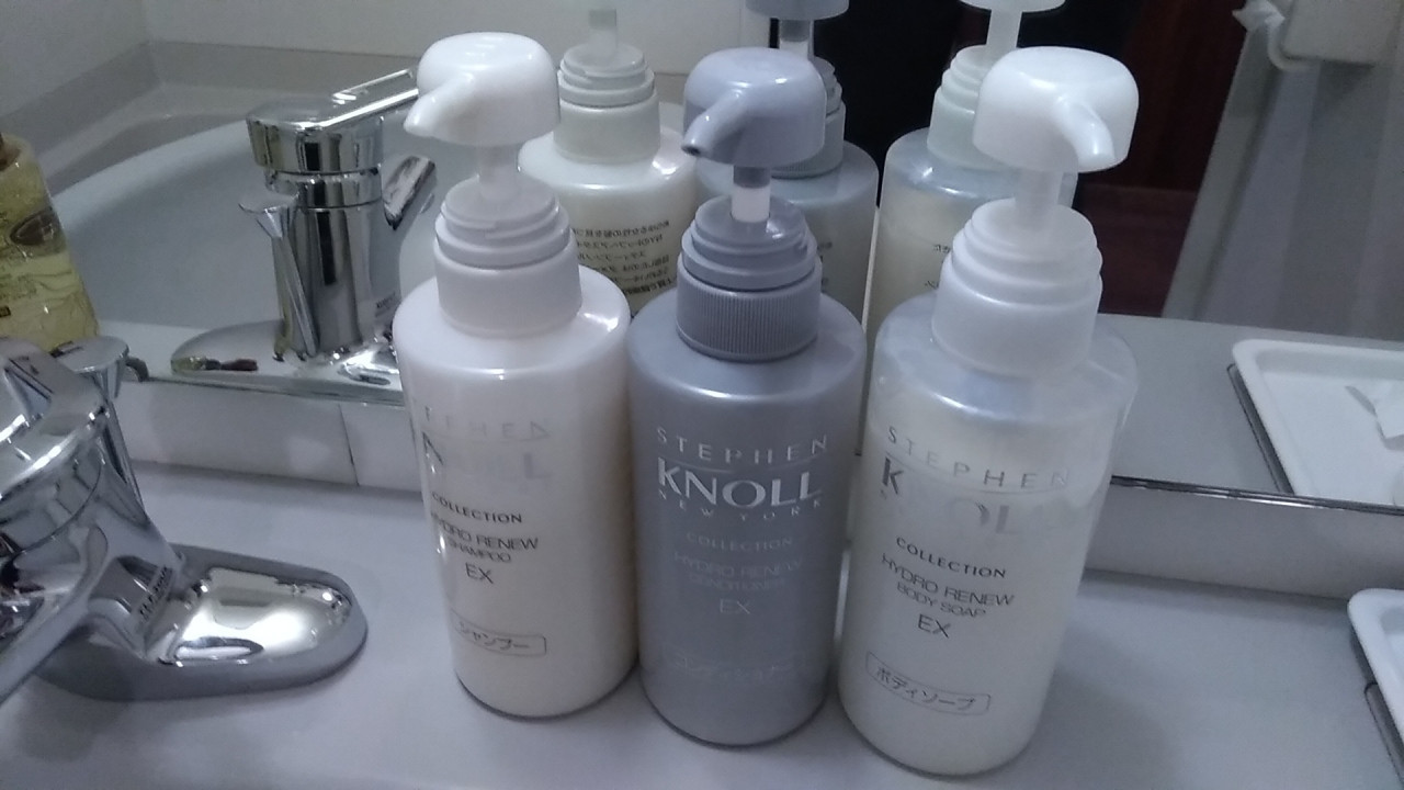 部屋に備え付けのアメニティは必要最低限のモノだけです。