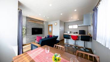 客室内のダイニングエリア / 14