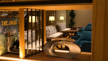 ロビーのソファ / 2