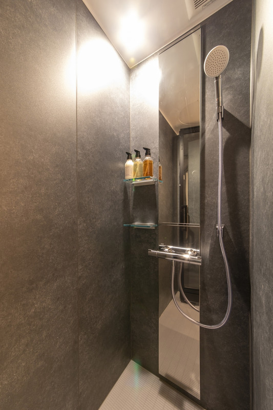 ハリウッドツインのシャワーブース