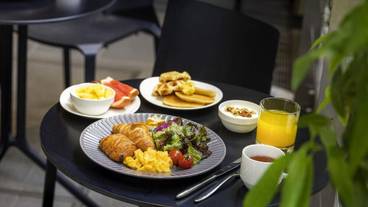 朝食スペース / 8