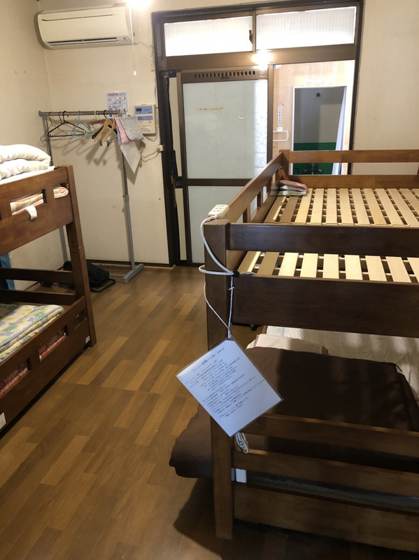 リビング奥の男性用ドミトリー