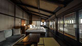 102 本館 · 歳吉屋 禁煙