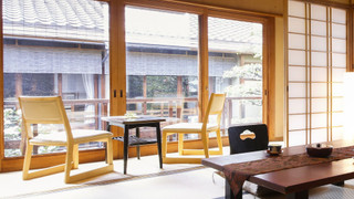 Economy (with toilet)