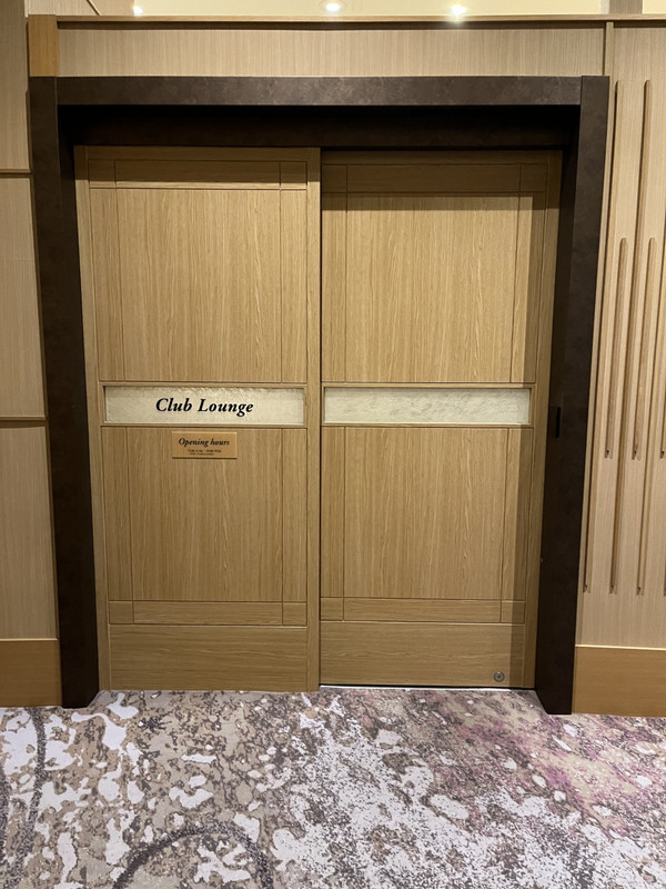 ラウンジの入口です。