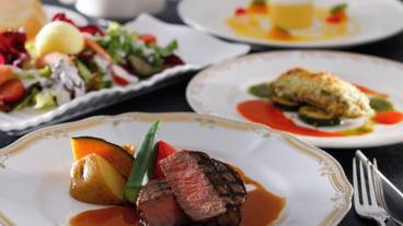 食事・飲み物 / 3