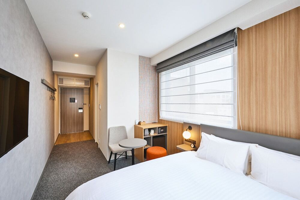 コンパクトでも開放感はばっちり。アートが点在するデザイナーズホテル4066273