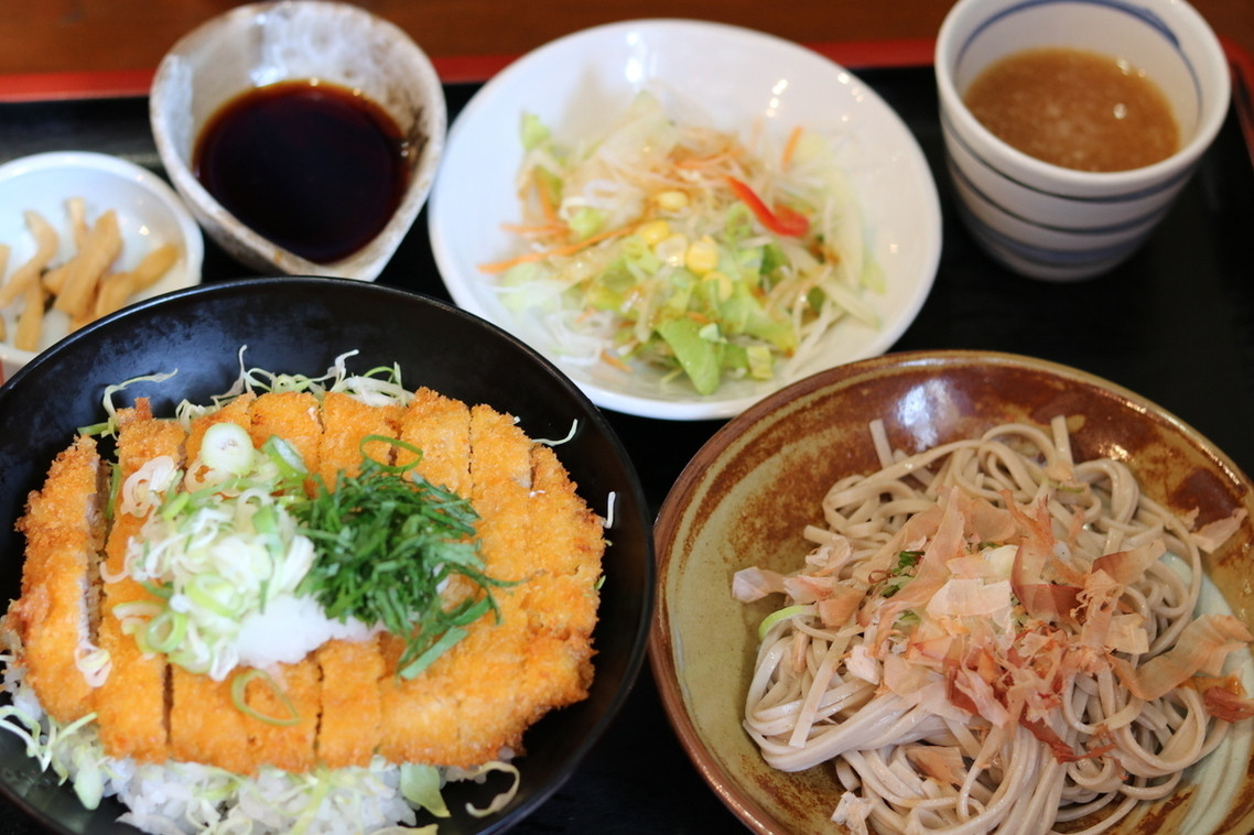 「お食事処しもむら」料理 937688 醤油かつ丼セット