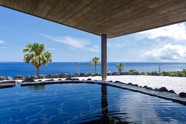 13. 海や星空に酔いしれて。展望風呂も魅力の「リードパークリゾート八丈島」4255653