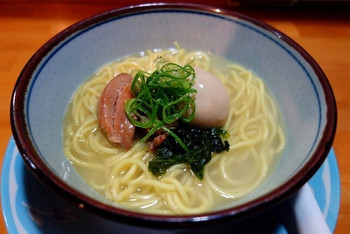 「スープ研究処 ぶいよん」料理 866051 とりそば（基本の塩味）