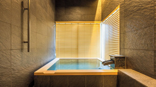 特別フロア-IKOI 憩 - [飛翔] 街側 温泉内風呂付特別室和洋室