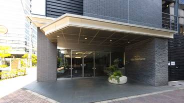 施設の入り口 / 13