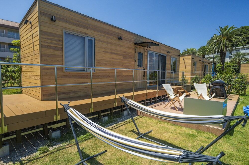 グランピング棟 専用ウッドデッキ&ハンモック