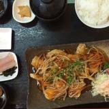 魚屋直営食堂　魚まる（サカナヤチョクエイショクドウウオマル）